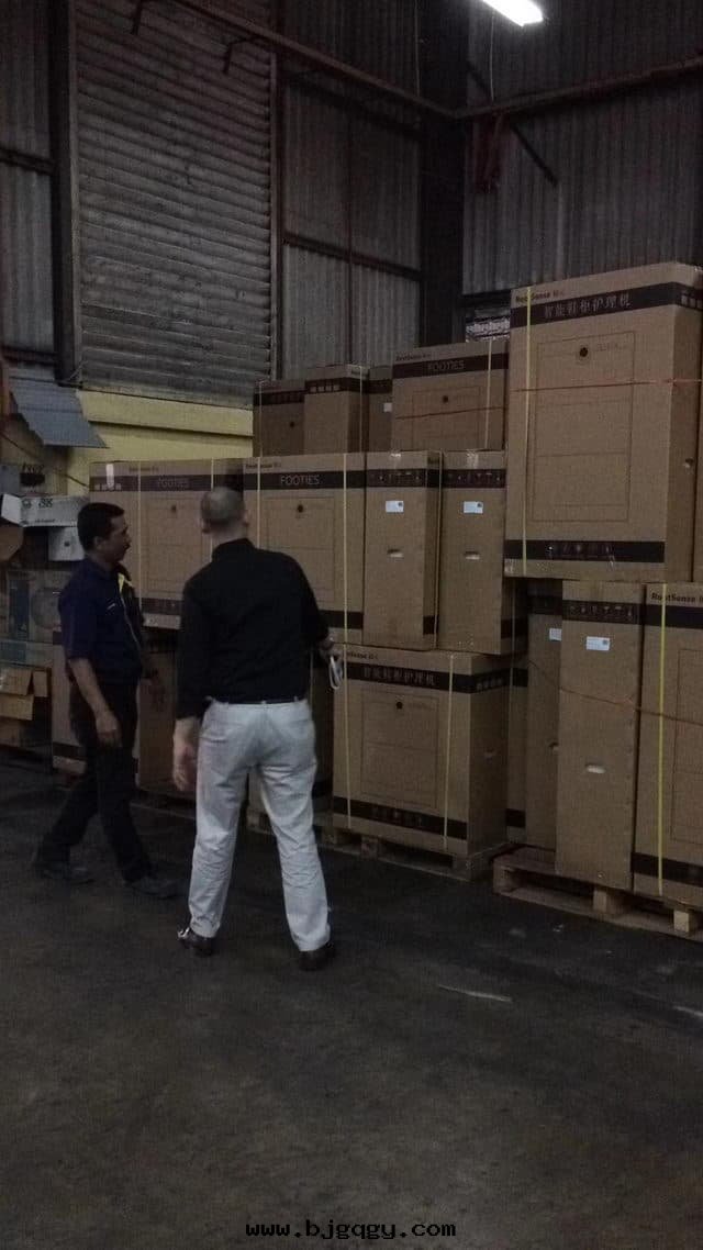 馬来(lái)西(xī)亞IPMUDA上市(shì)根元(yuán)智能(néng)鞋(xié)櫃Footies