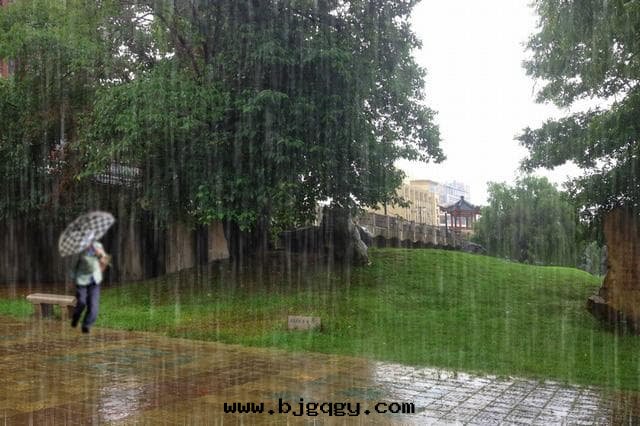 江南(nán)的(de)梅雨(yǔ)季节(jié)