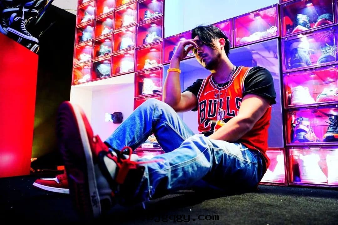 鞋(xié)控SHOEKONG,根(gēn)元超级鞋(xié)盒, RootSense, 減缓氧化,照明(míng),堆(duī)疊鞋(xié)牆(qiáng)