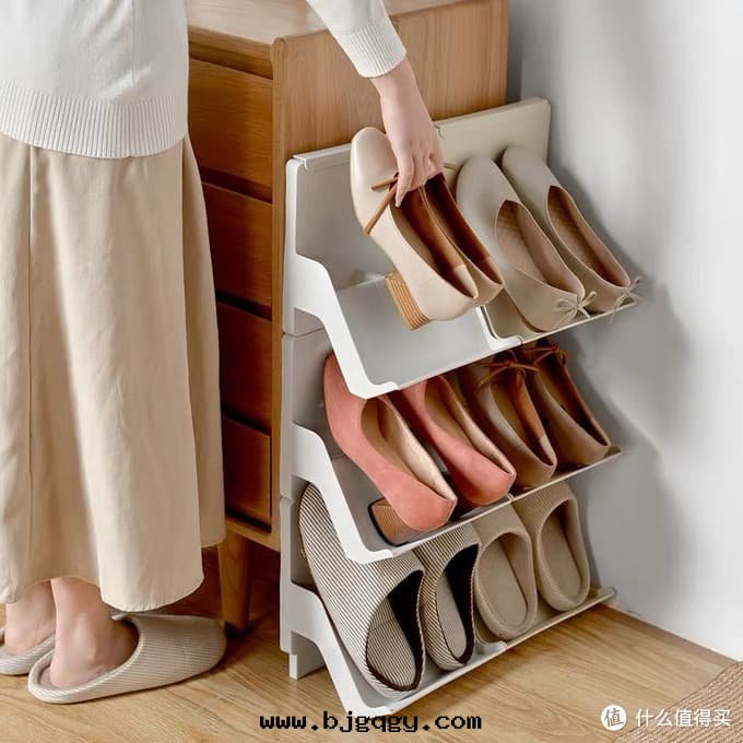 裝(zhuāng)鞋(xié)柜时(shí)，記(jì)得多(duō)花(huā)點(diǎn)錢(qián)这(zhè)樣(yàng)裝(zhuāng)，誰(shéi)用(yòng)都说(shuō)實(shí)用(yòng)！