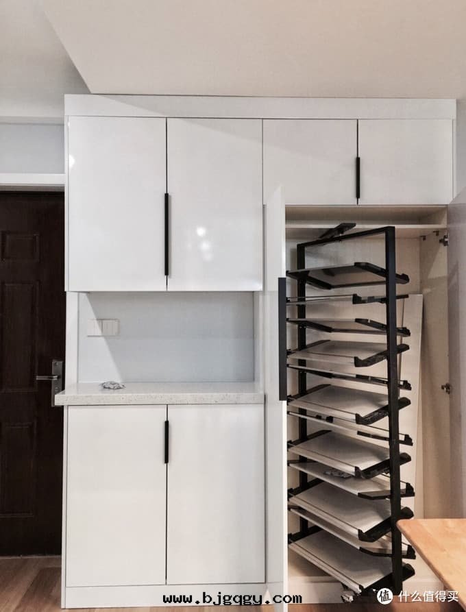 裝(zhuāng)鞋(xié)柜时(shí)，記(jì)得多(duō)花(huā)點(diǎn)錢(qián)这(zhè)樣(yàng)裝(zhuāng)，誰(shéi)用(yòng)都说(shuō)實(shí)用(yòng)！