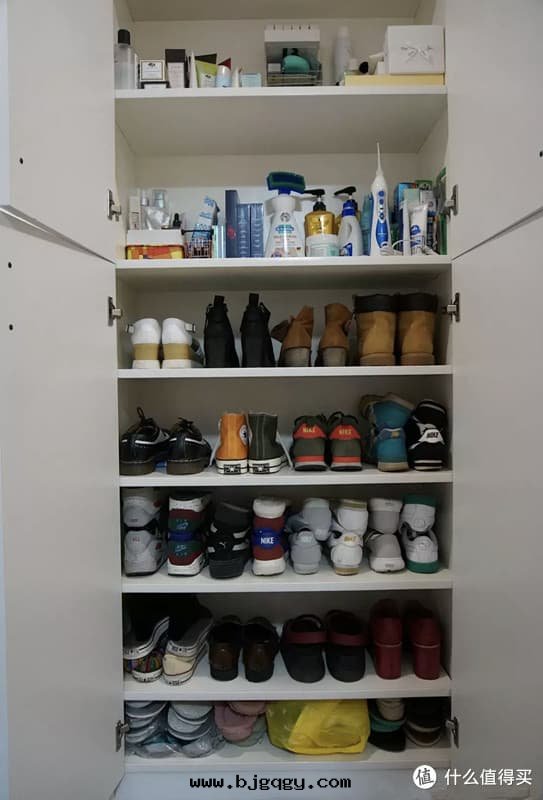 裝(zhuāng)鞋(xié)柜时(shí)，記(jì)得多(duō)花(huā)點(diǎn)錢(qián)这(zhè)樣(yàng)裝(zhuāng)，誰(shéi)用(yòng)都说(shuō)實(shí)用(yòng)！