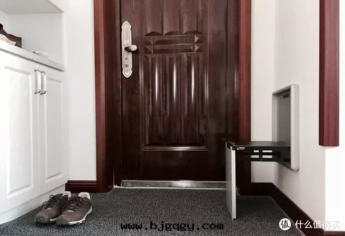 裝(zhuāng)鞋(xié)柜时(shí)，記(jì)得多(duō)花(huā)點(diǎn)錢(qián)这(zhè)樣(yàng)裝(zhuāng)，誰(shéi)用(yòng)都说(shuō)實(shí)用(yòng)！