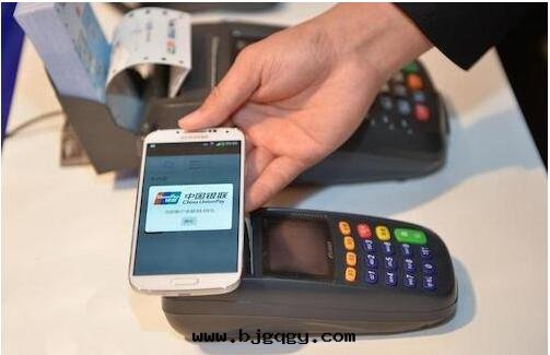 物(wù)聯网(wǎng)设備的(de)标(biāo)識技術(shù):RFID與(yǔ)NFC究竟有(yǒu)什(shén)么關(guān)系(xì)?